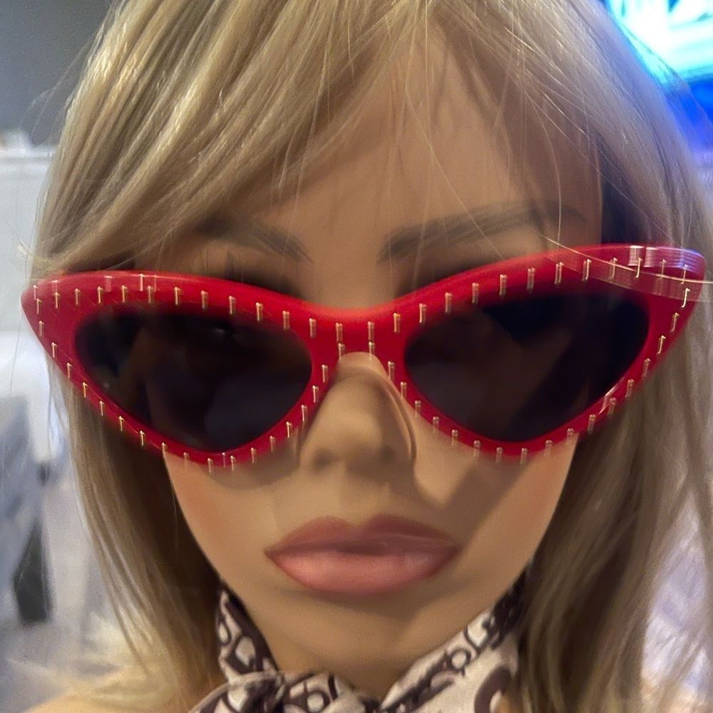 MOSCINO Cat Eye Sunglasses - Picture 4 of 12